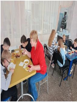 Обед с главой Хомутовского сельского поселения 20.11.2025г.